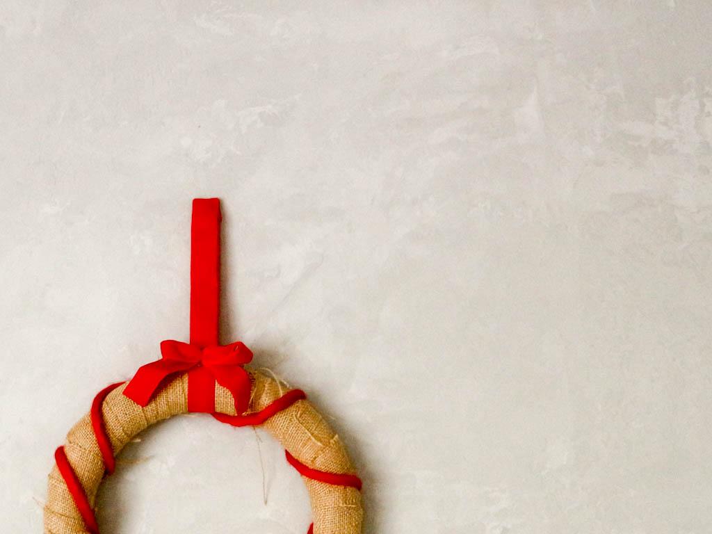 como hacer coronas navideñas