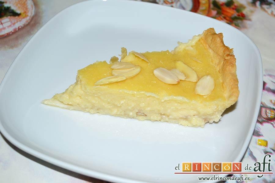 Tarta de crema franchipán con manzanas y almendras, sugerencia de presentación