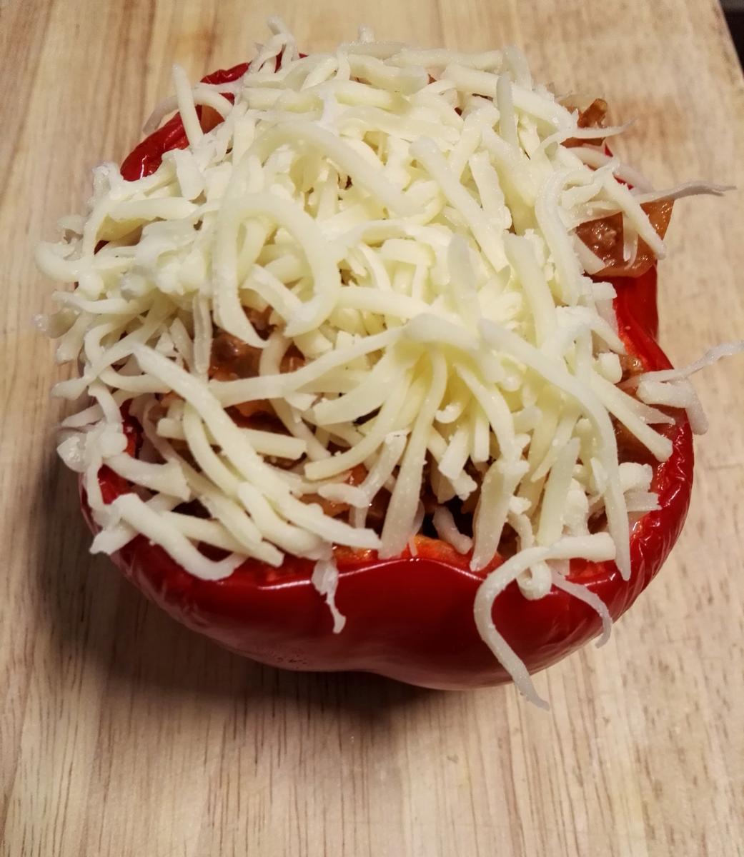 queso de gratinar encima del pimiento