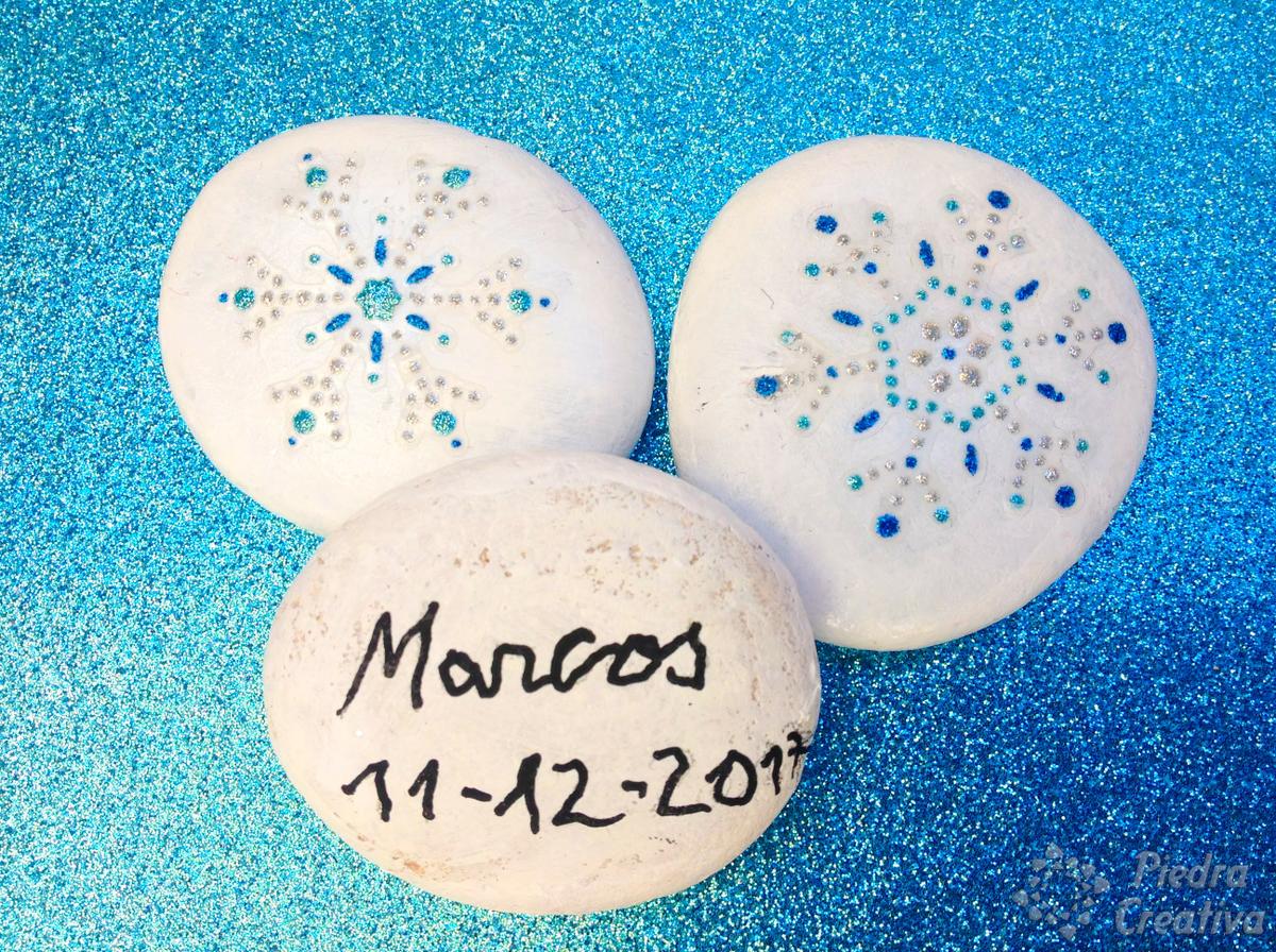 Piedras pintadas con pegatinas - PiedraCreativa