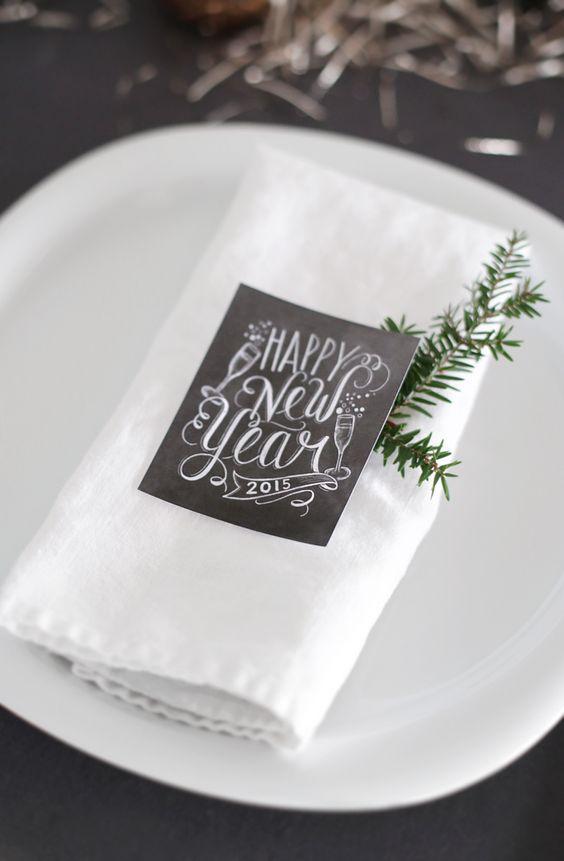 Decorar la mesa de Nochevieja con mensaje