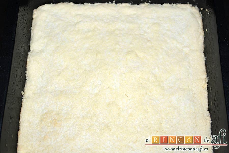 Delicias de Navidad con chocolate y caramelo, una vez horneado sacar y dejar enfriar