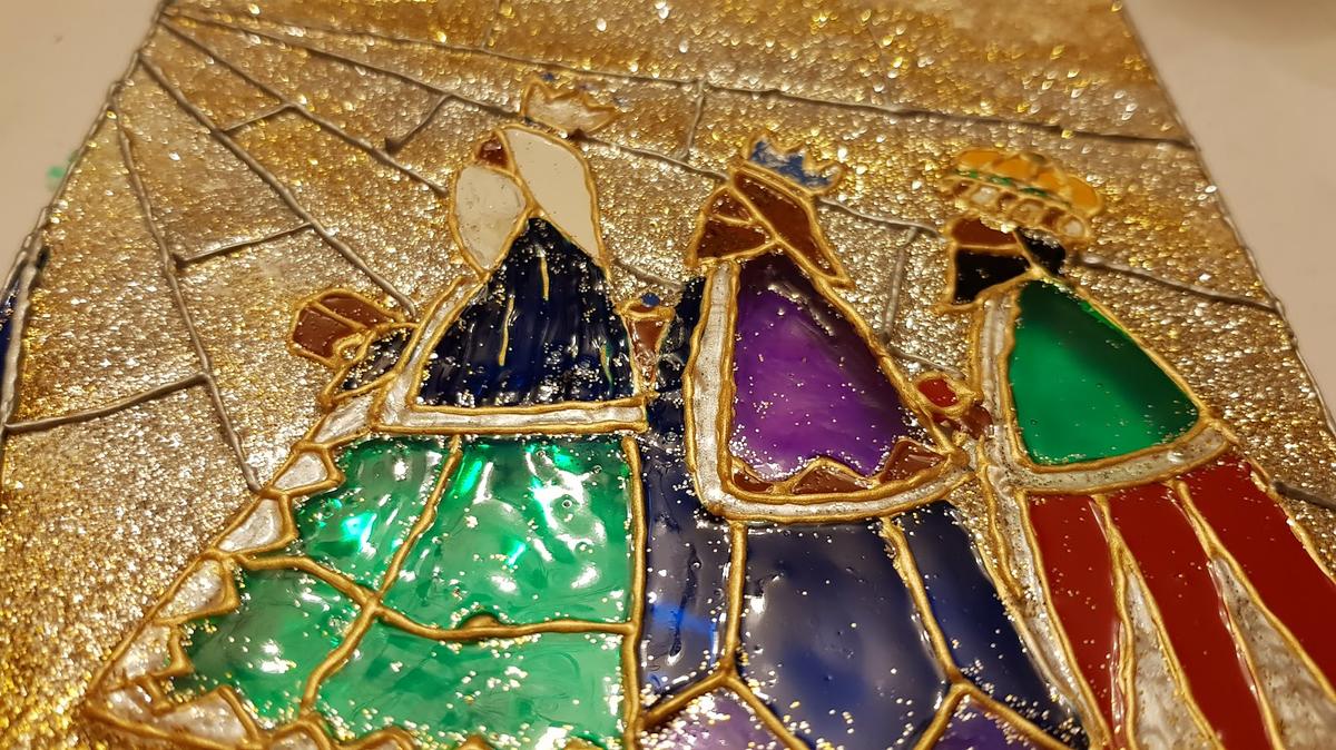 Adoración de los Reyes Magos. Pintura vitral.