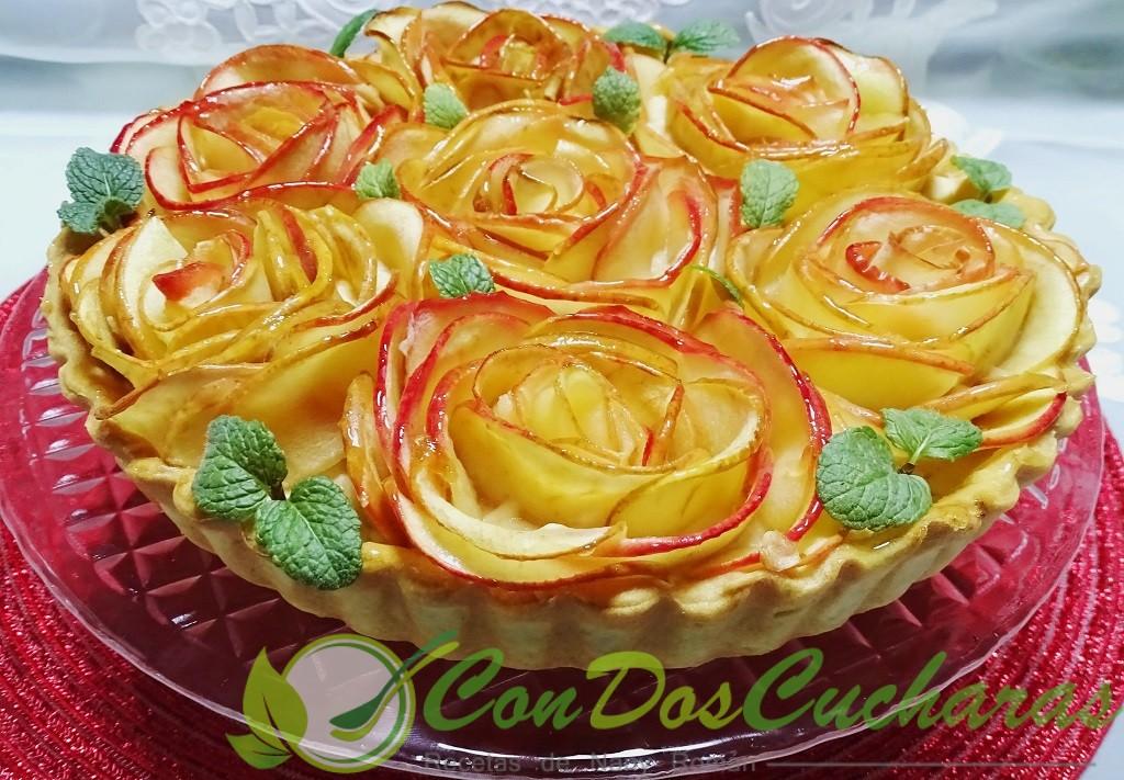 Tarta de manzana y crema como un ramo de rosas
