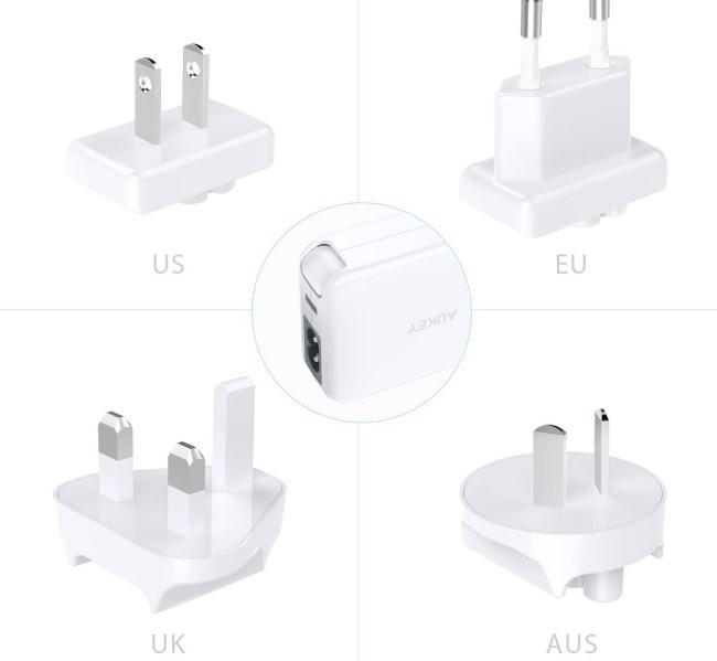Adaptador Universal para Viajar con 4 Puertos USB