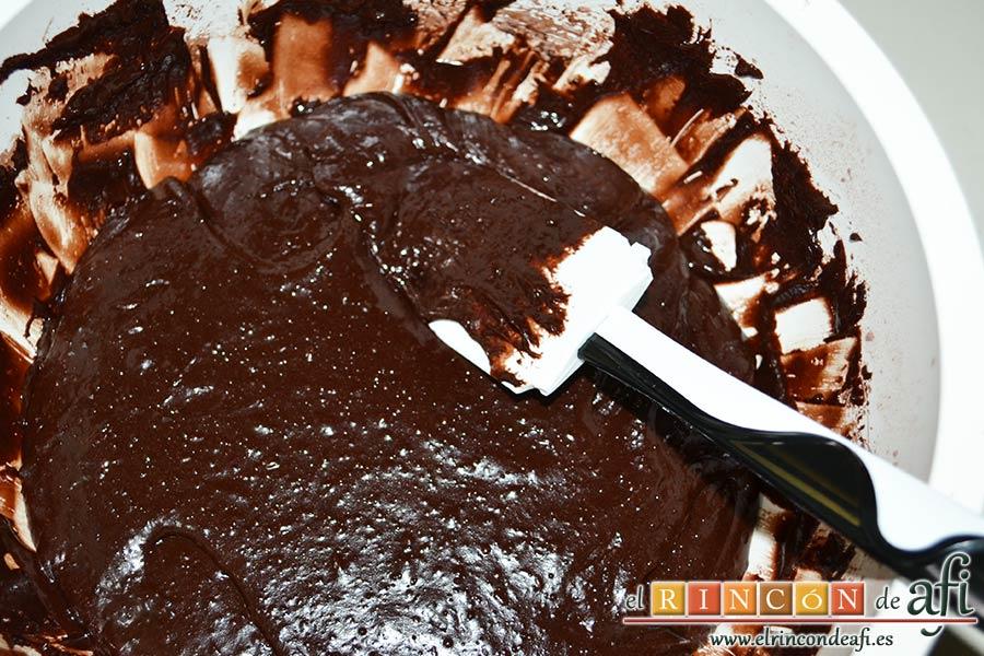 Galletas de Navidad, comprobar que la mezcla se despega de las paredes del bol