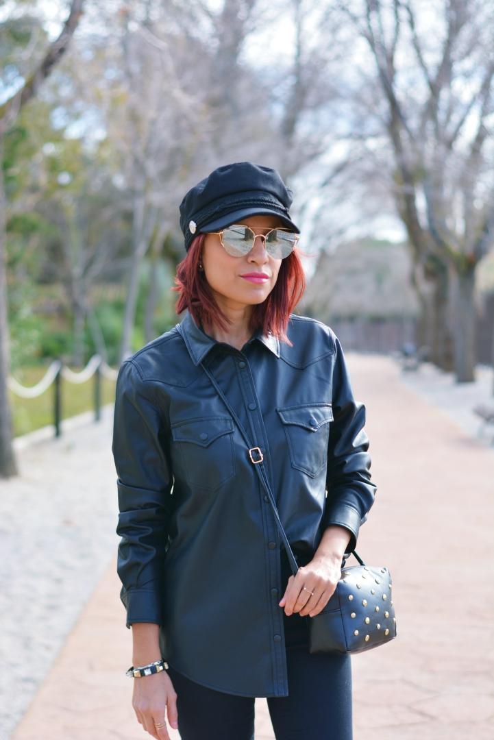 Look con gorra marinera