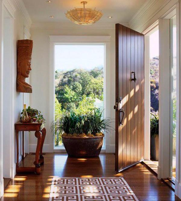 El ingreso y la entrada de la casa