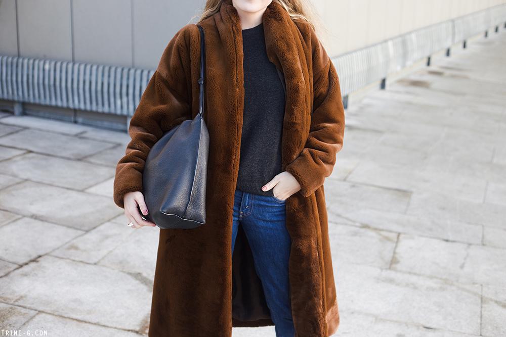 Trini | Levis jeans Toteme coat 