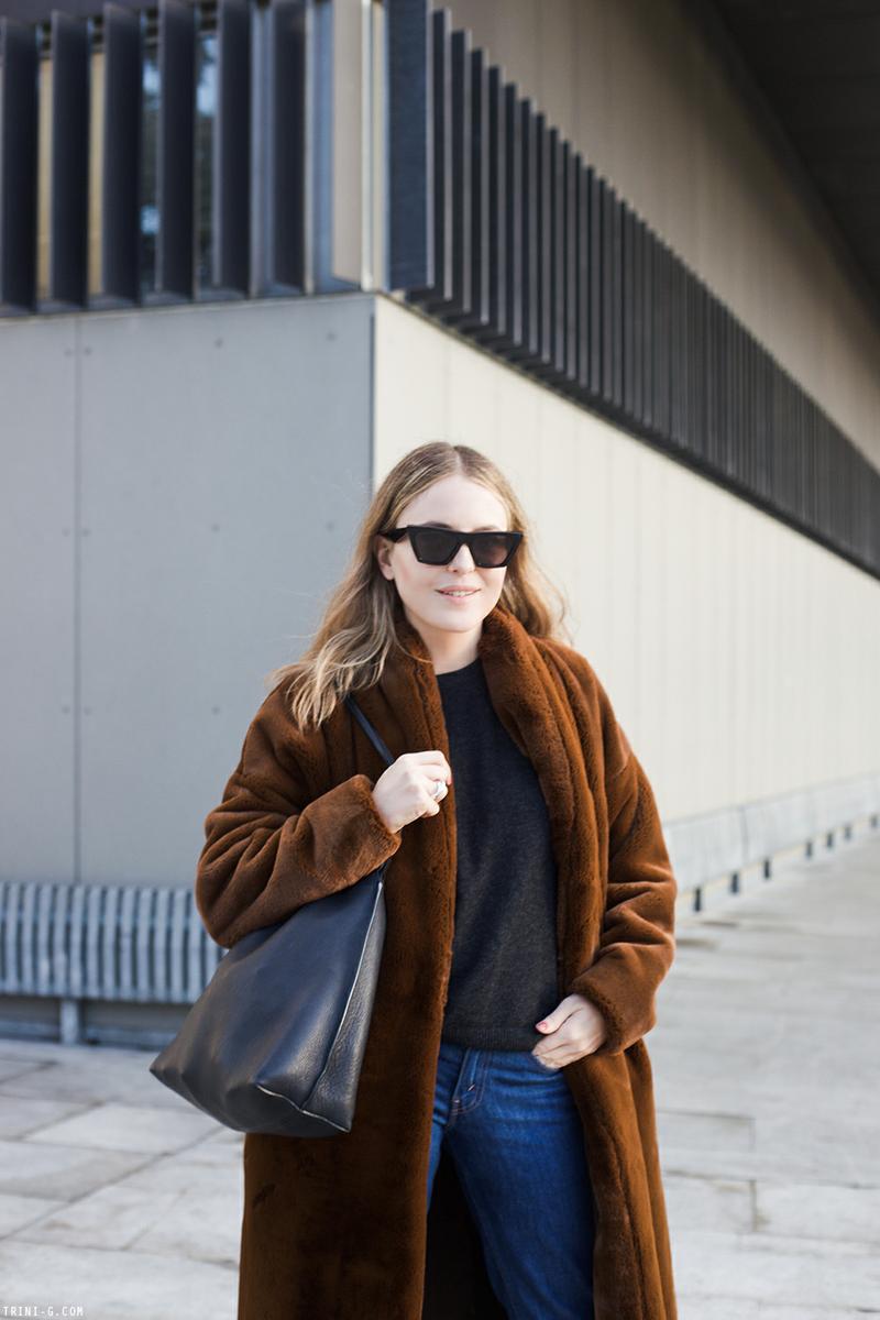 Trini | Levis jeans Toteme coat 