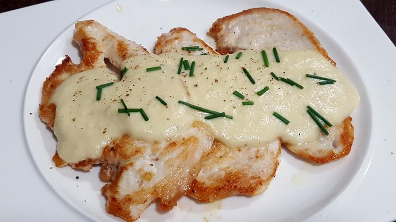 filetes de pollo con salsa de queso