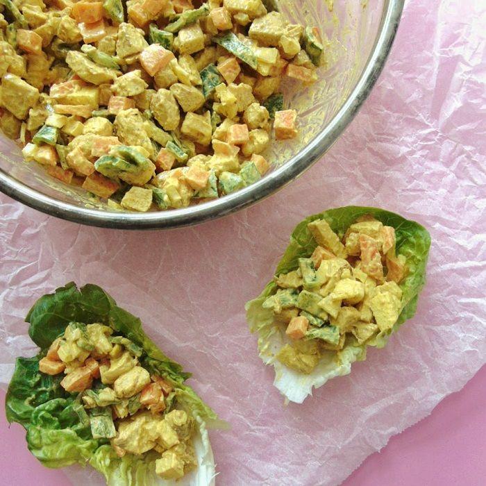 Ensalada de pollo con salsa de curry