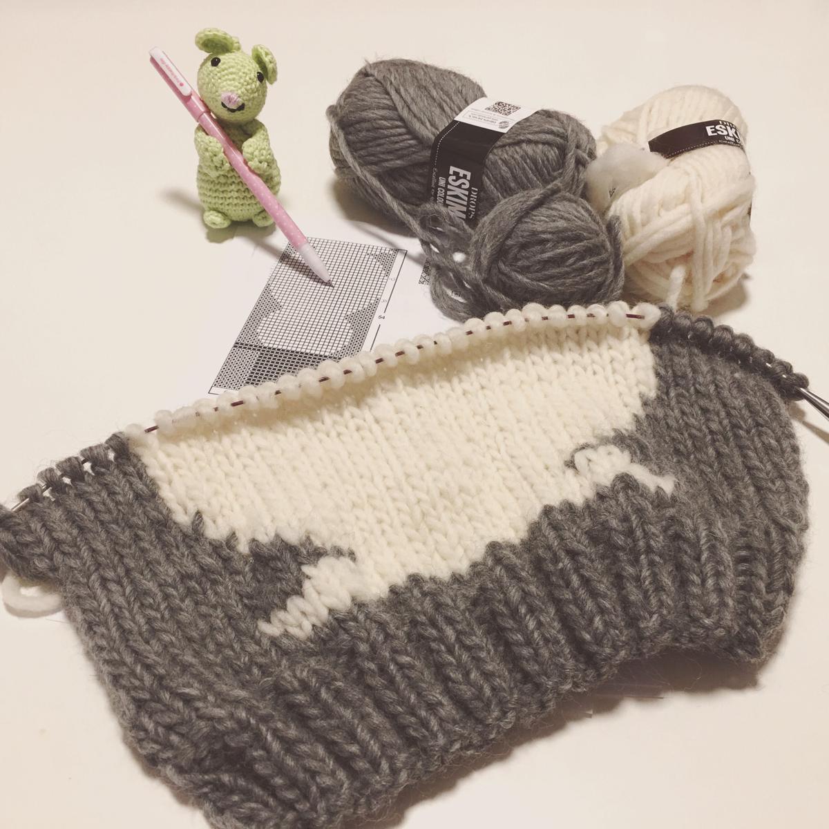 Empezando el delantero del jersey muñeco de nieve