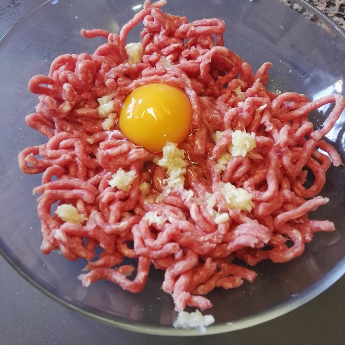 carne picada para hacer albóndigas caseras