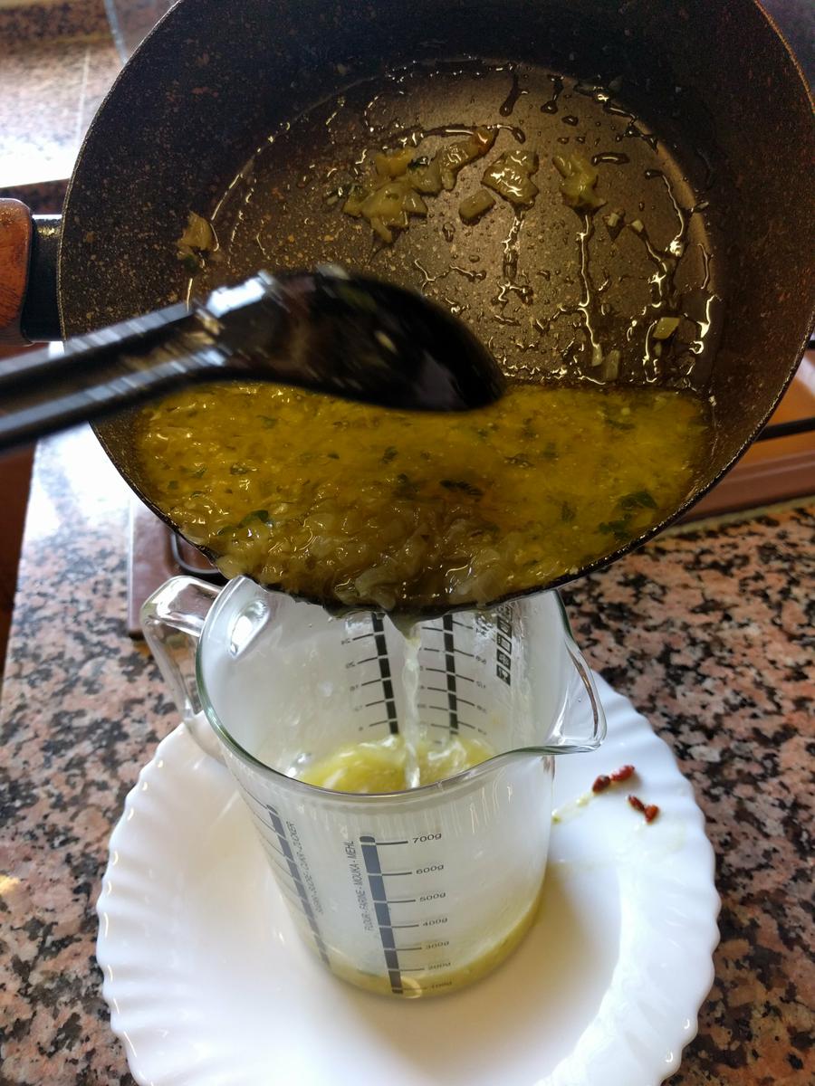 preparando salsa verde batidora