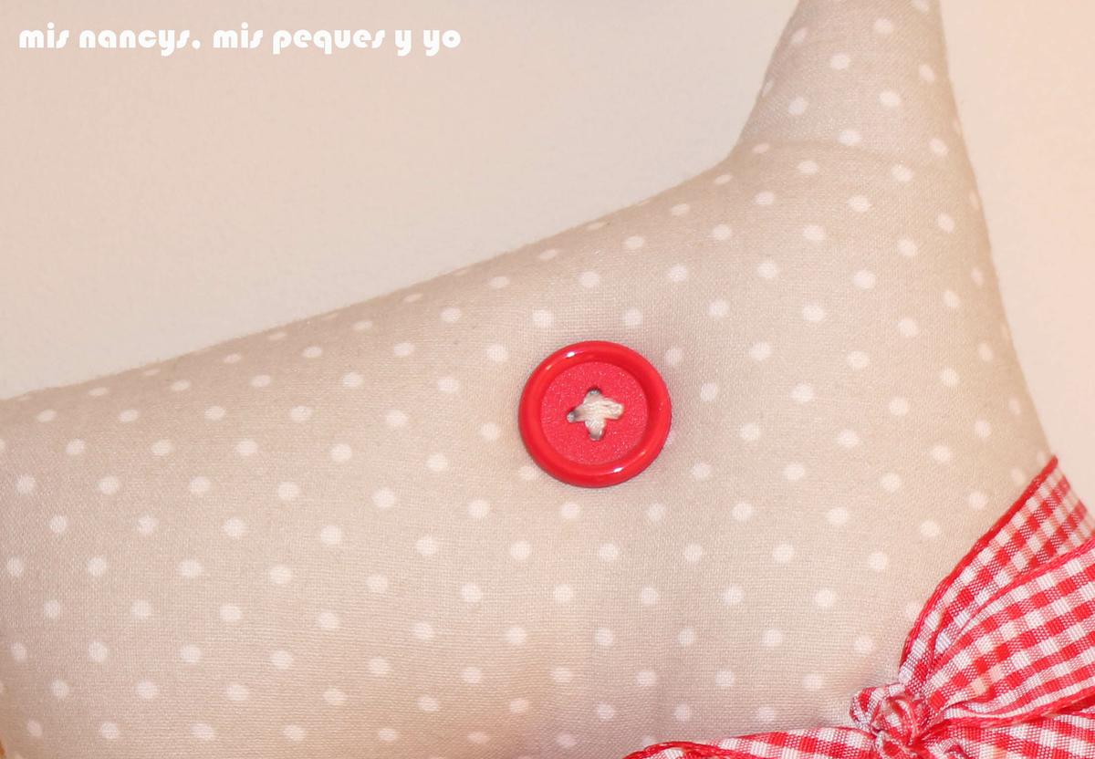 mis nancys, mis peques yo, muñecos de trapo, elefante y perritos, detalle boton para el ojo