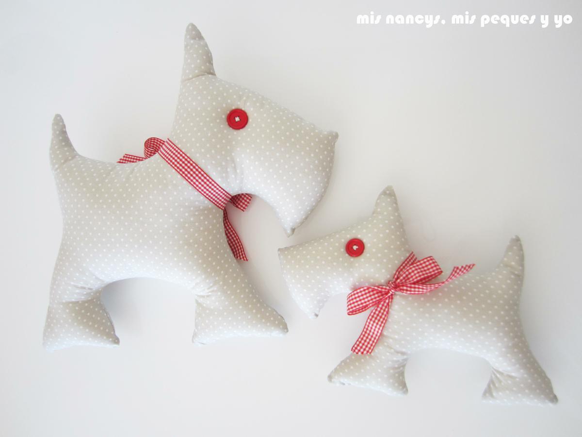 mis nancys, mis peques yo, muñecos de trapo, elefante y perritos, detalle delante y detras