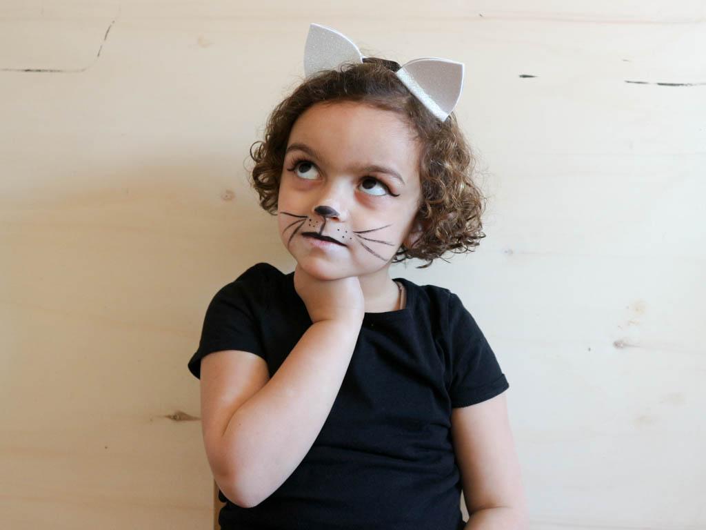 Cómo hacer un maquillaje de gato sencillo para niños | Padres