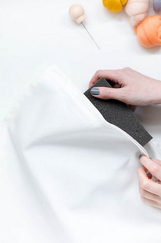 04 DIY PomPon almohadón