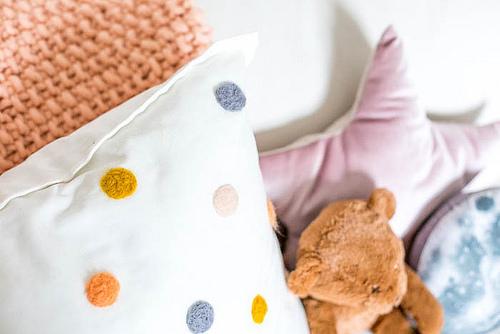 02 DIY PomPon almohadón