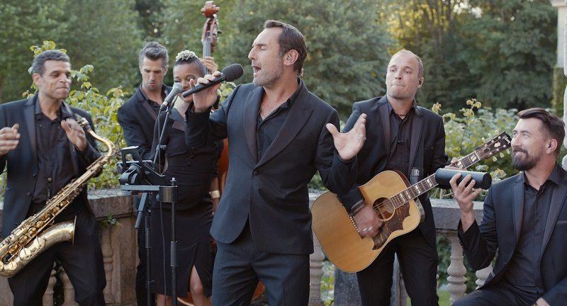 Crítica Cest la vie!