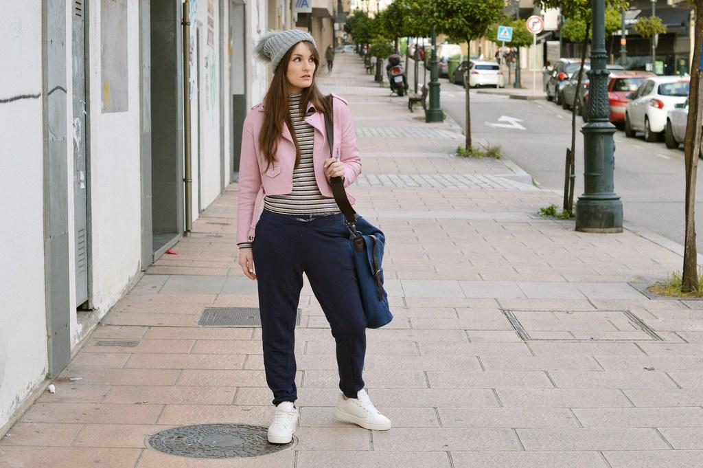Outfit-blue-joggers-luz-tiene-un-blog (5)