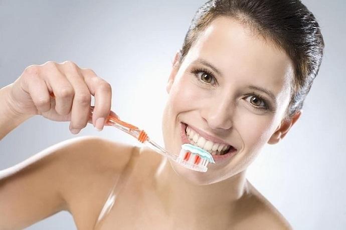 centro-dental-innova-clinica-dental-aviles-dientes-sanos-cepillar-dientes