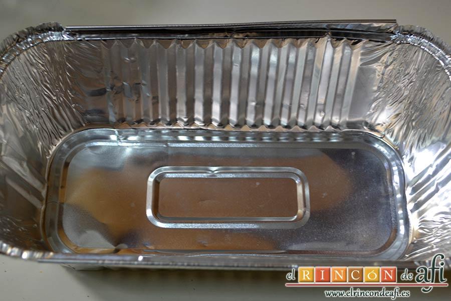 Pastel de soletillas, mascarpone y Nutella, preparar un molde tipo plumcake