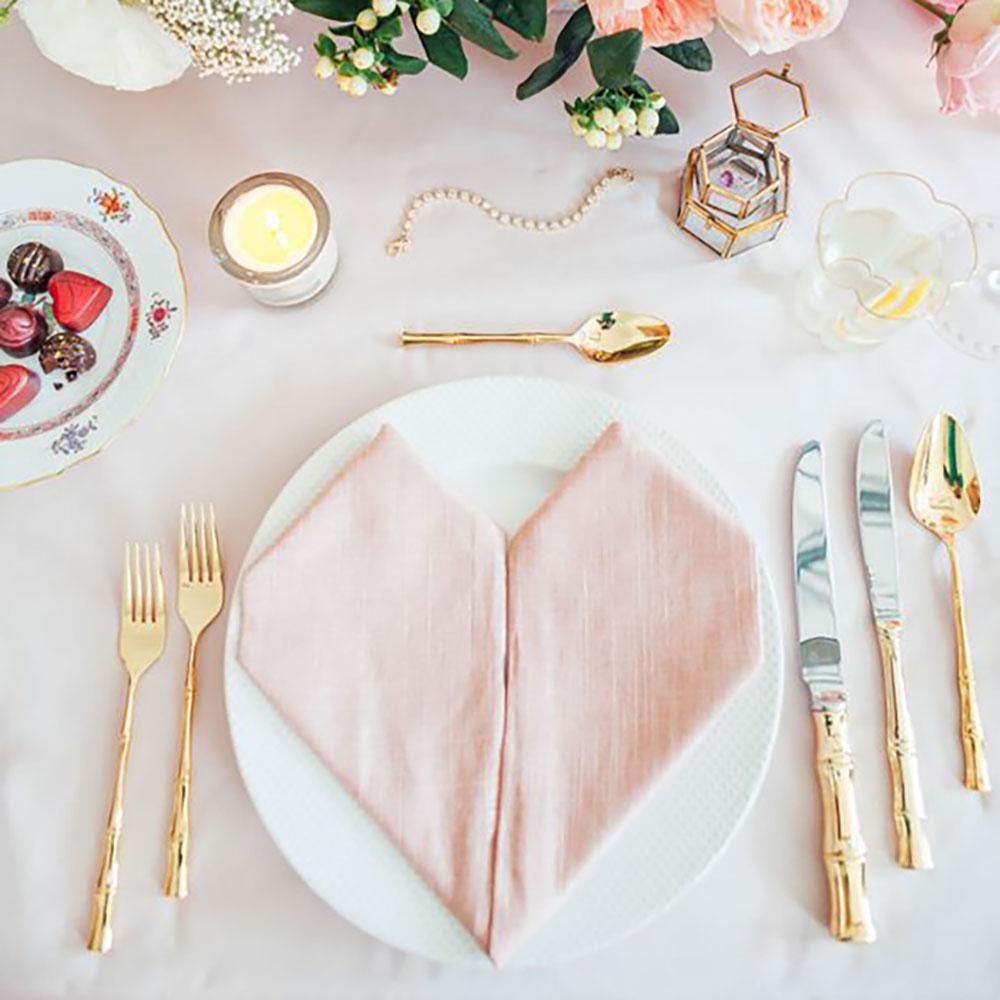 mesa de san valentin corazón