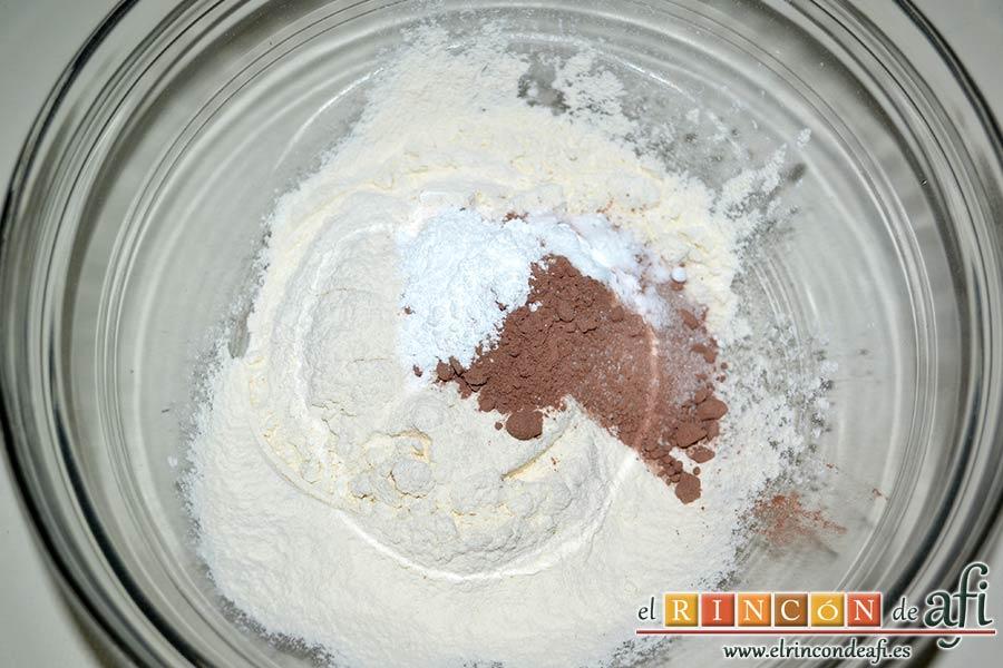 Red Velvet Cookies, mezclar en un bol los ingredientes secos