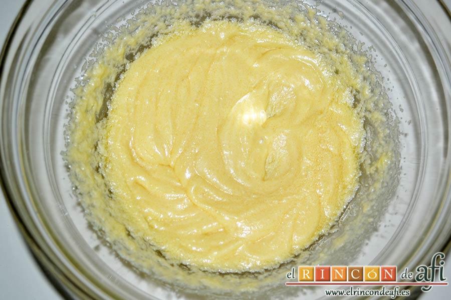 Red Velvet Cookies, batir hasta integrar todos los ingredientes