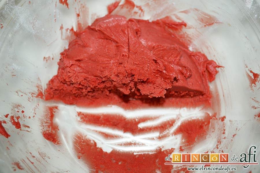 Red Velvet Cookies, refrigerar y cuando la masa esté dura ir formando bolitas