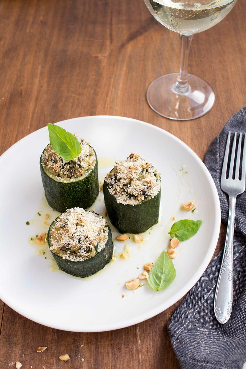 calabacín relleno de quinoa y champiñones