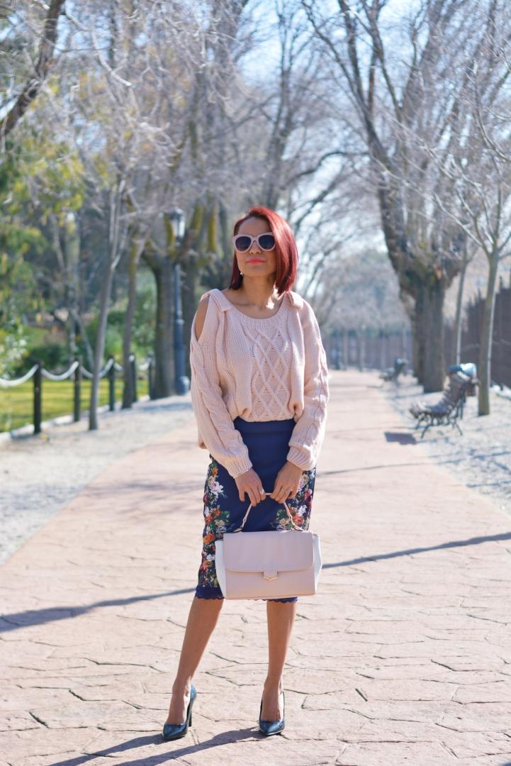 Jersey rosa de hombros al aire