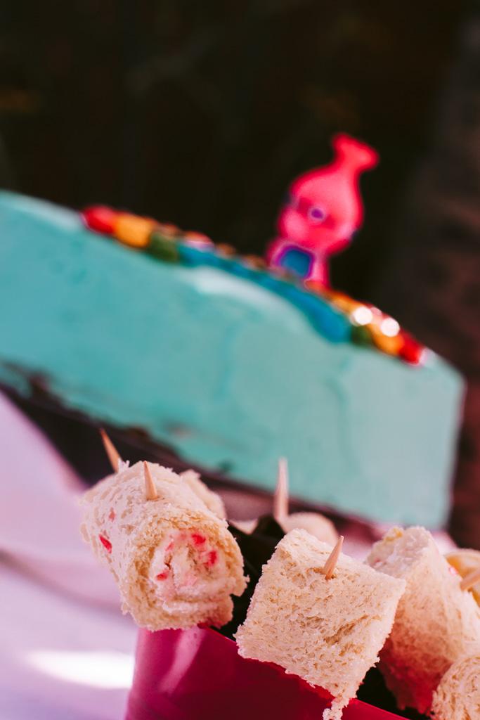 como-hacer-un-arco-iris-con-globos 