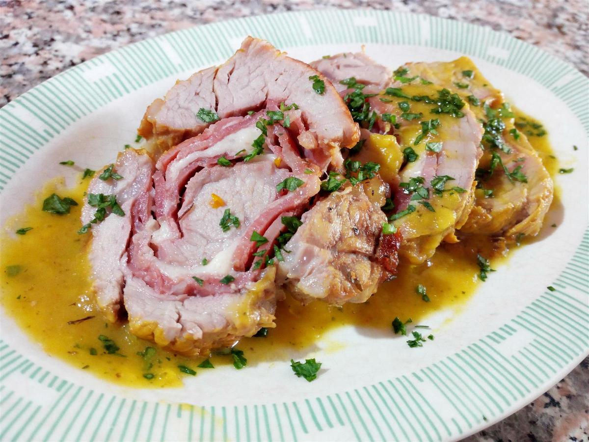 Solomillo de ternera relleno de jamón y queso - Filetto di vitello farcito di speck e formaggio al tartufo - Stuffed Italian Meatloaf