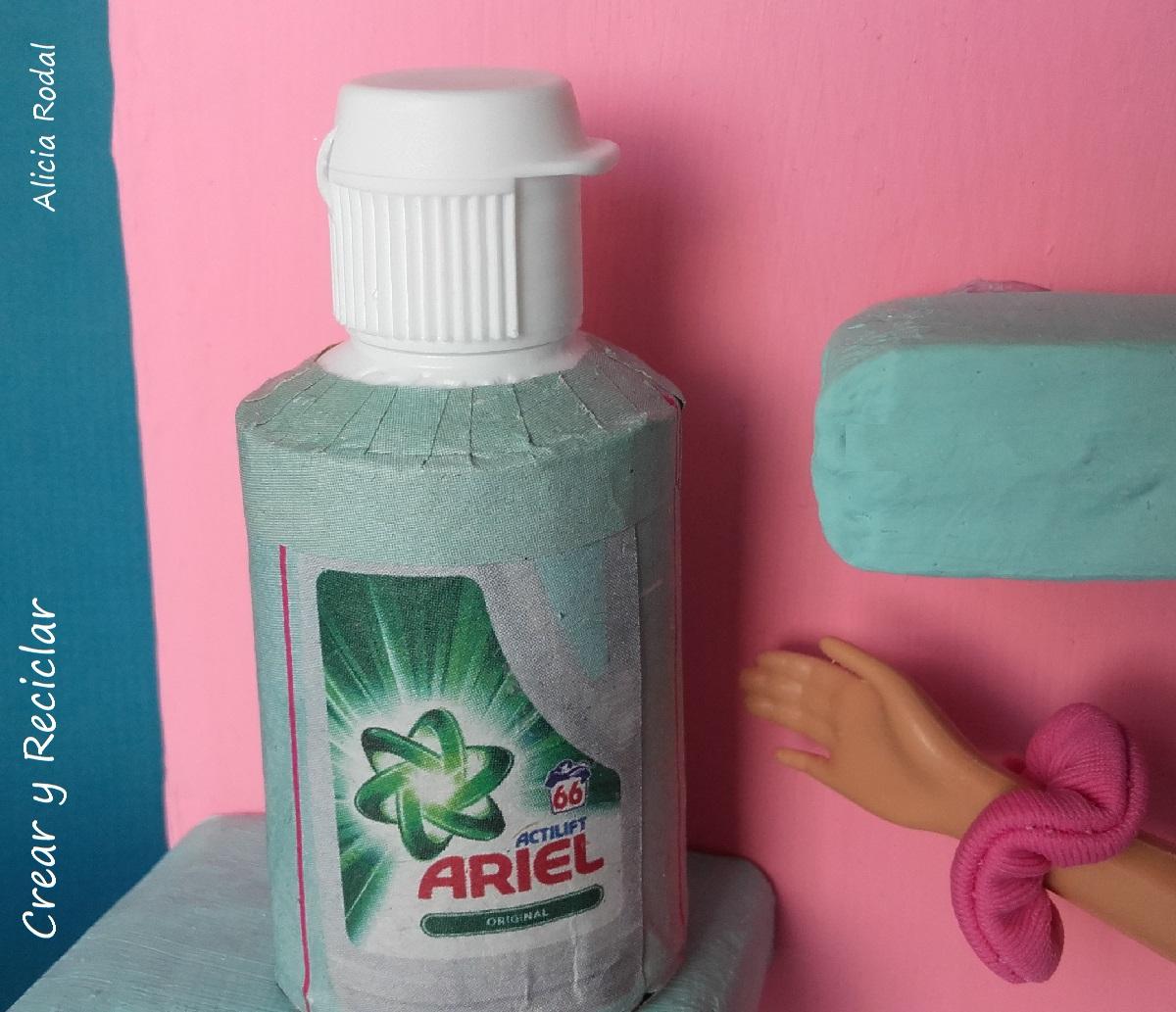 Miniaturas de productos para muñecas con reciclaje DIY