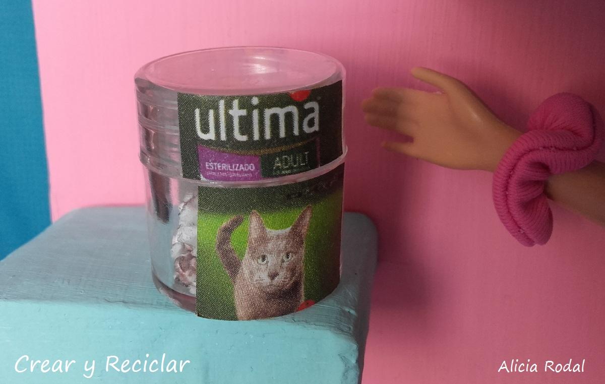 Miniaturas de productos para muñecas con reciclaje DIY