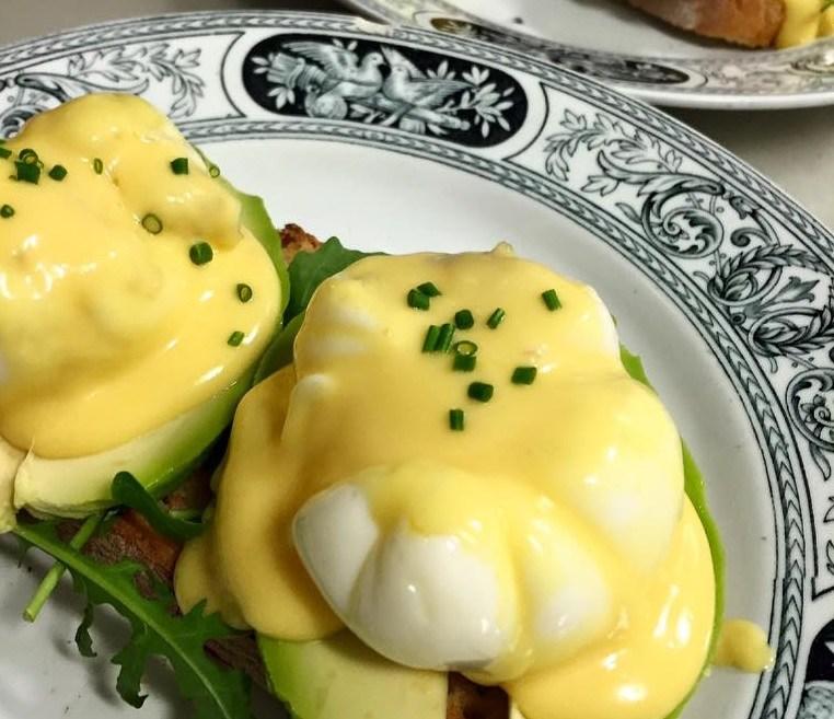 brunch ganz huevo benedict