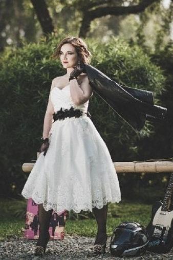 Novia rockera con vestido cool