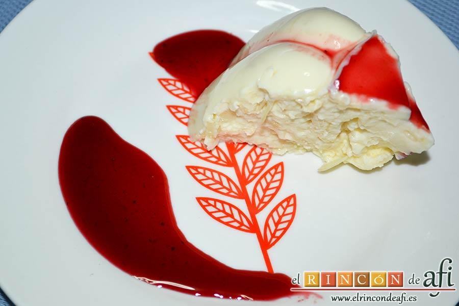 Pastel de cuajada con almendras, sugerencia de presentación