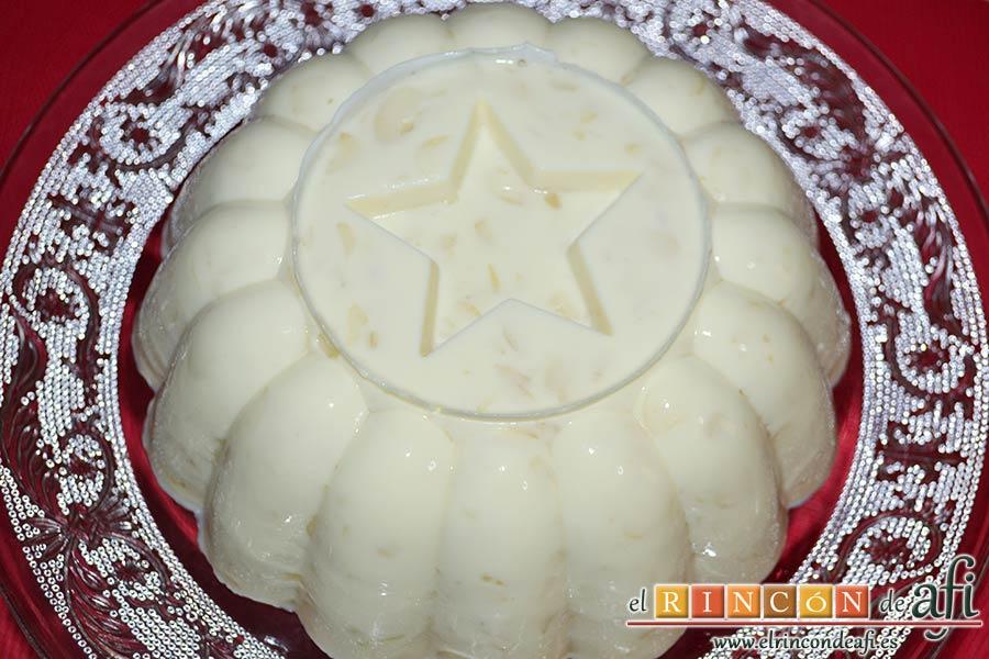 Pastel de cuajada con almendras, dejar enfriar a temperatura ambiente y luego en nevera, y desmoldar