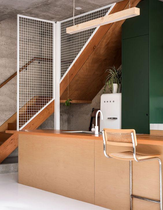 escalera con hormigon visto y madera 2