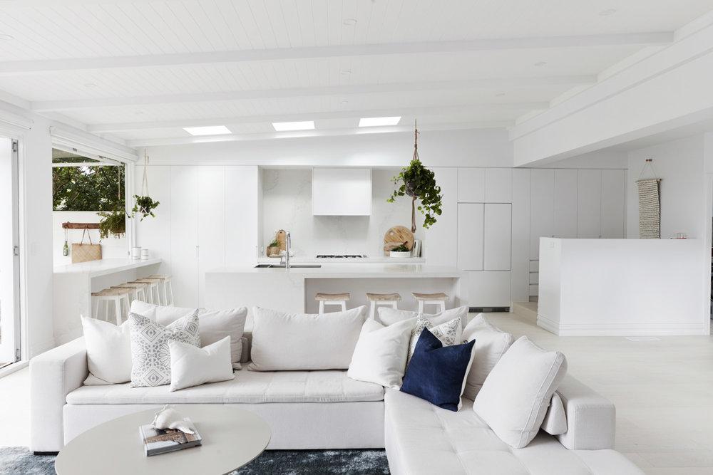 Antes_después_reforma_vivienda_de_estilo_Slow_Design_salón-cocina-abierta-12