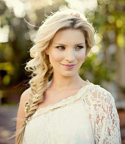 Peinado con trenza para novia