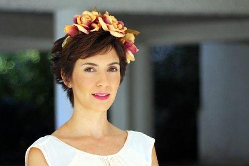 Novia con corona de flores