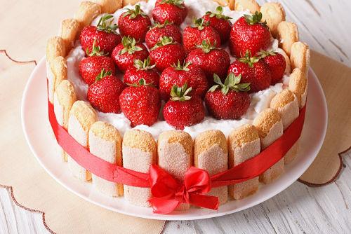 Tarta charlotte y fresas