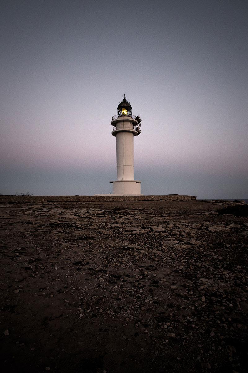 Viajar-a-Formentera-en-primavera-faro-la-mola-by-©MariaAlgaraRegas-38