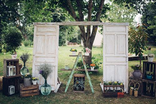 Altar de boda en bosque