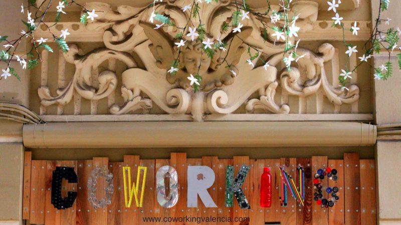 Letras con material reciclado CoworkingValencia